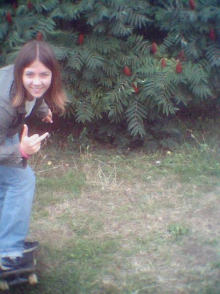 Mel qui fais du skate